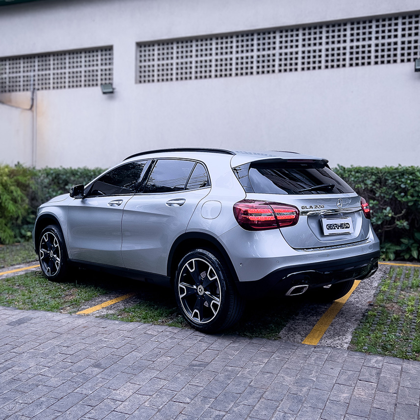 mercedes-benz-GLA200-night-2019-05