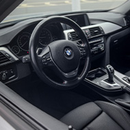 LP-AUX-img2-BMW-320-SPORT-2018