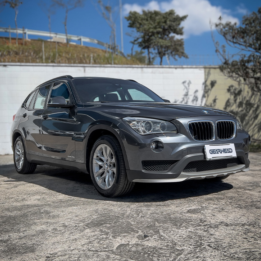 SITE_galeria-BMW-X1-sDRIVE20i-TURBO-BLINDADO-01