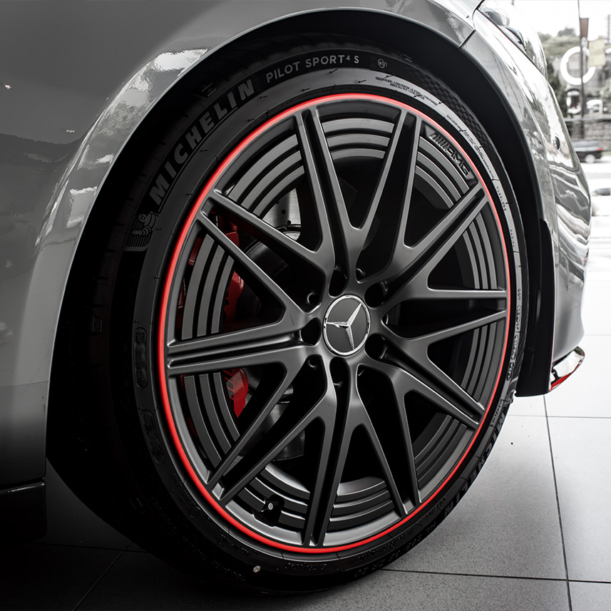 SITE_galeria-mercedes-benz-C63-F1-edition-0km-17