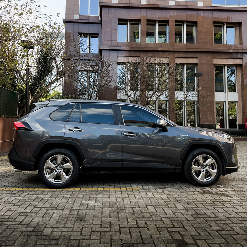 galeria-Toyota-RAV4-S-Hybrid-2019-blindado-06