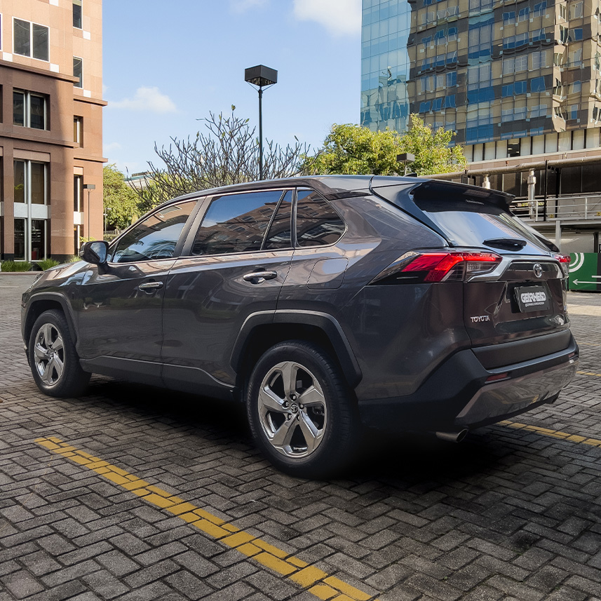 galeria-Toyota-RAV4-S-Hybrid-2019-blindado-09