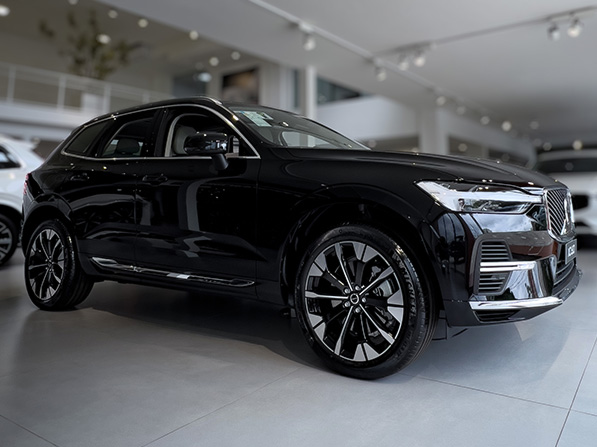 LP-Hero-img-VOLVO-XC60-ULTRA-T8-2026-0km