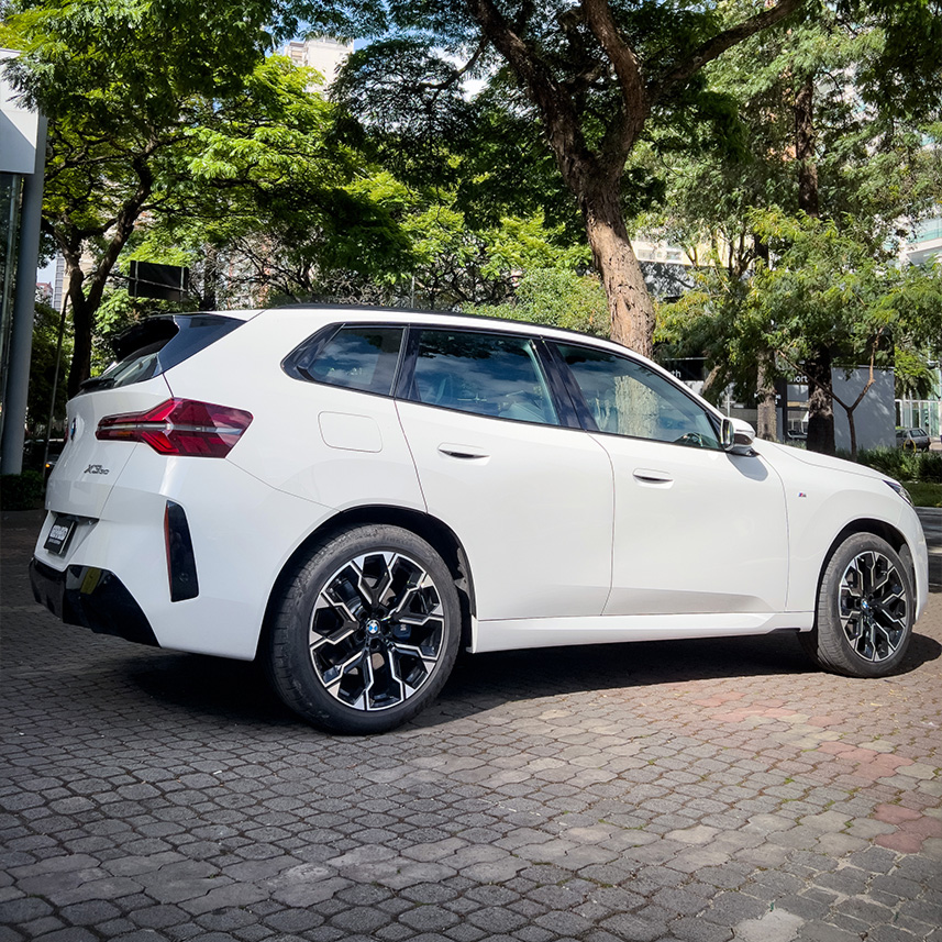 galeria-BMW-X3-30xLINE-MSPORT-2026-0km-07