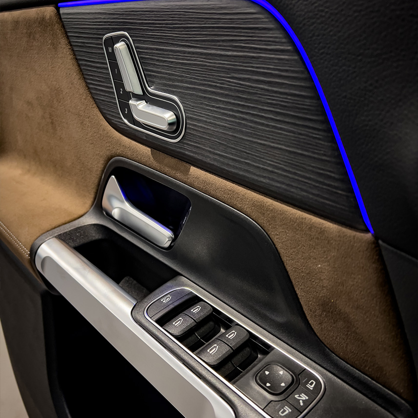 galeria-MERCEDES-BENZ-GLB-220-AMG-LINE–4MATIC-0km-2025-03