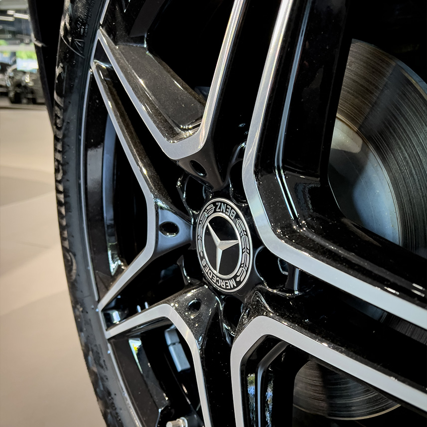 galeria-MERCEDES-BENZ-GLB-220-AMG-LINE–4MATIC-0km-2025-10