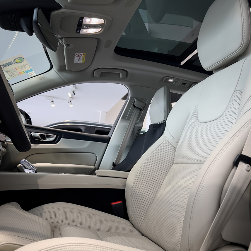 galeria-VOLVO-XC60-ULTRA-T8-2026-0km-02
