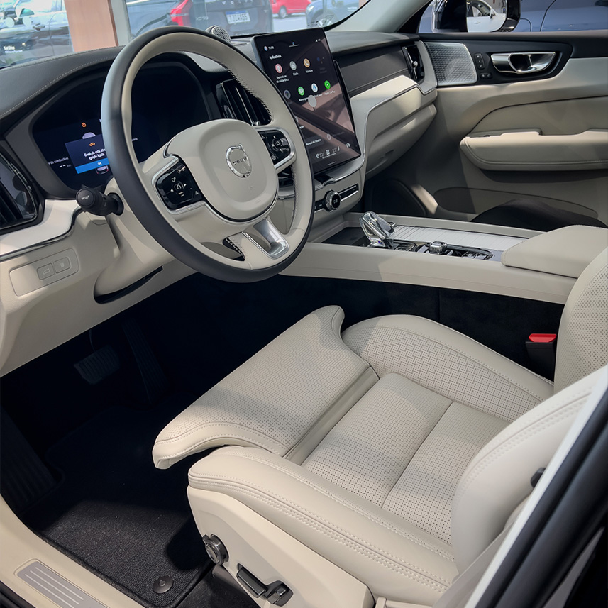 galeria-VOLVO-XC60-ULTRA-T8-2026-0km-03