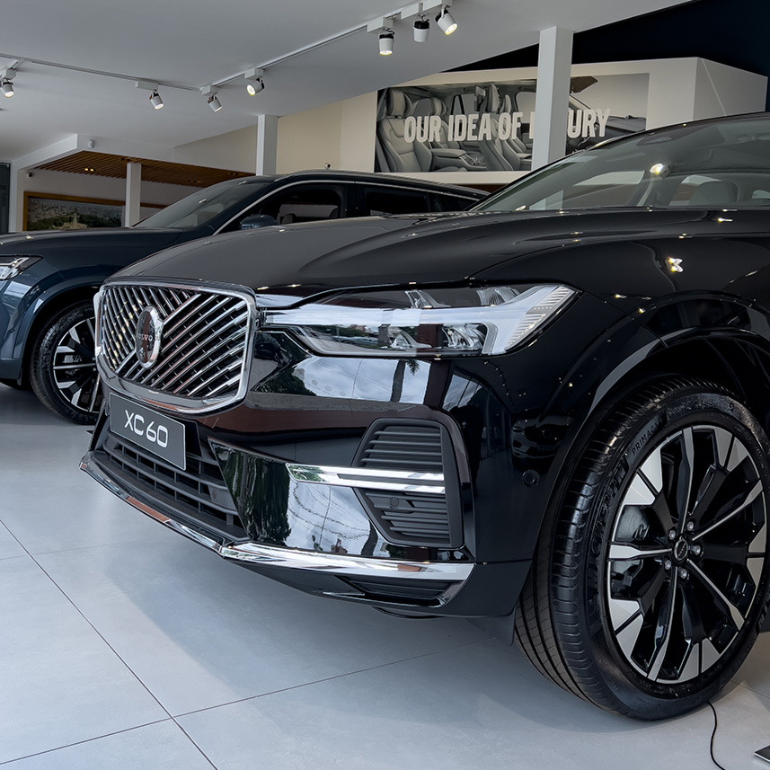 galeria-VOLVO-XC60-ULTRA-T8-2026-0km-04