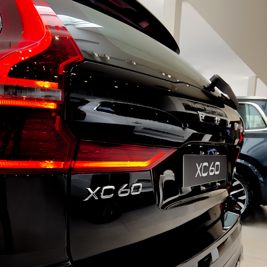 galeria-VOLVO-XC60-ULTRA-T8-2026-0km-08
