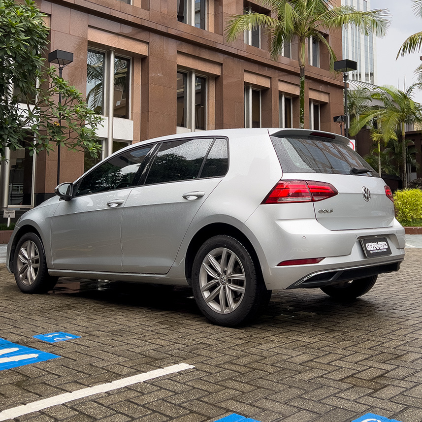 galeria-Volkswagen-Golf-Comfortline-TSI-2018-07