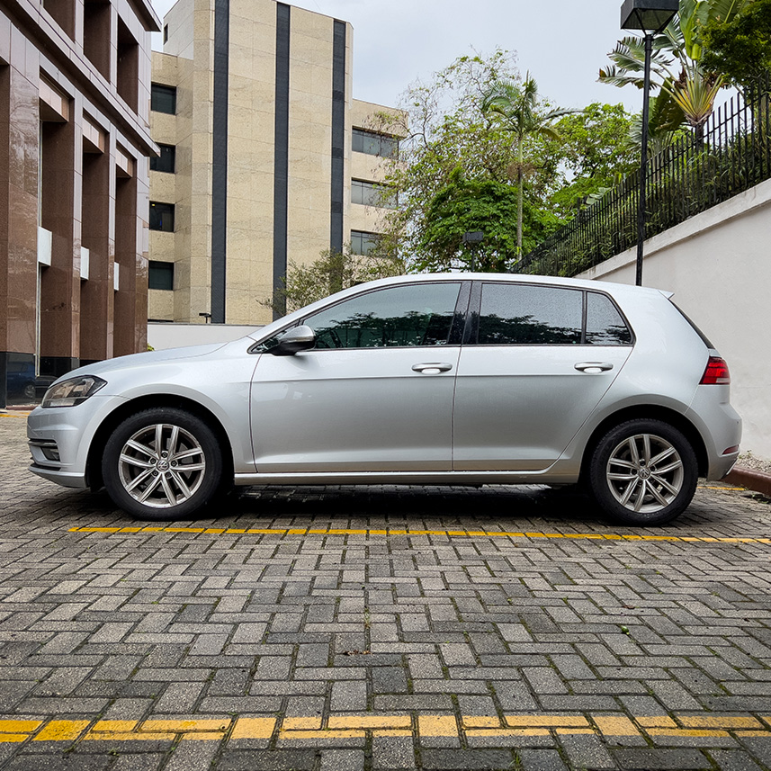 galeria-Volkswagen-Golf-Comfortline-TSI-2018-10