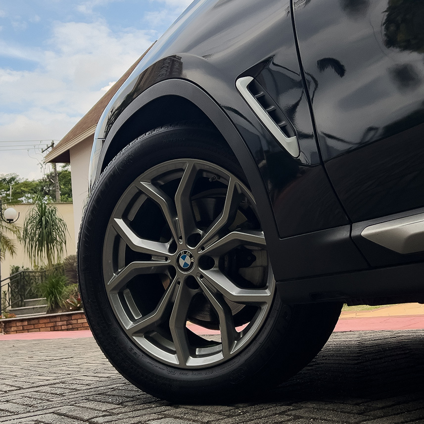 galeria-BMW-X3-xDrive20i-02
